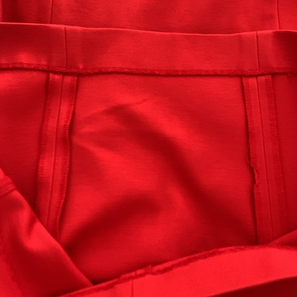 Ann Taylor Red Pencil Skirt w/Side Darting, Zipper Closure. 3% Spandex Size 12P - Picture 11 of 11